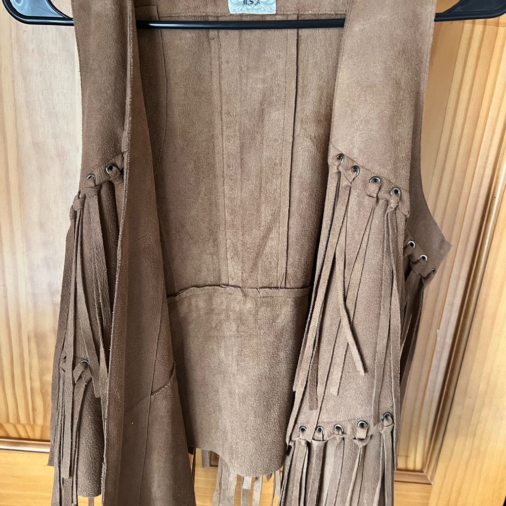 Fringe Vest - Picture 3 of 3